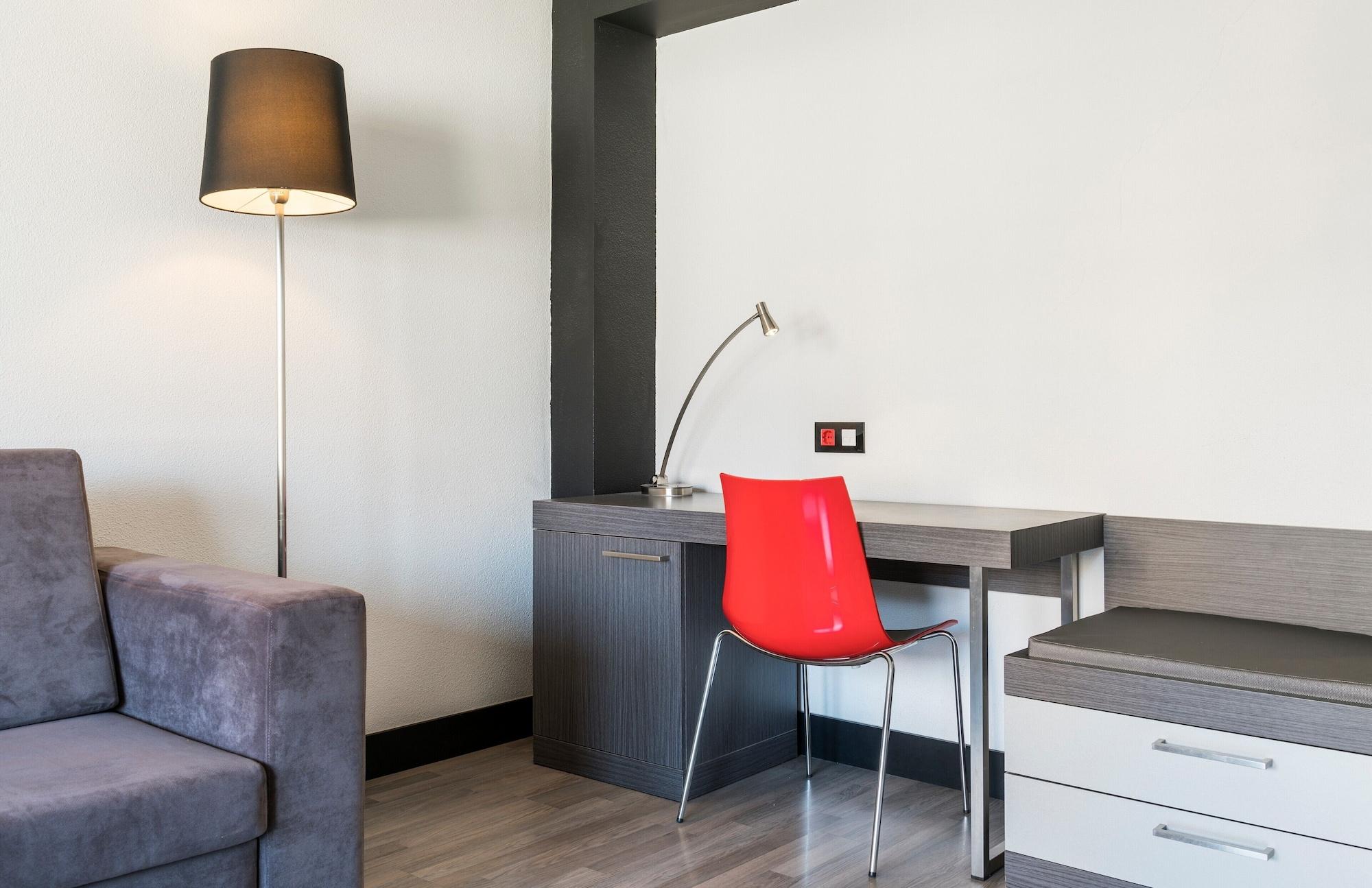 Ilunion Romareda Hotel Zaragoza Bagian luar foto
