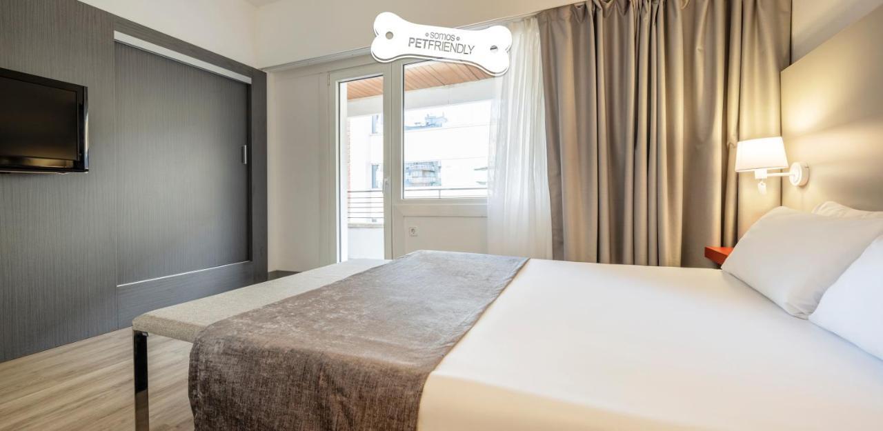 Ilunion Romareda Hotel Zaragoza Bagian luar foto
