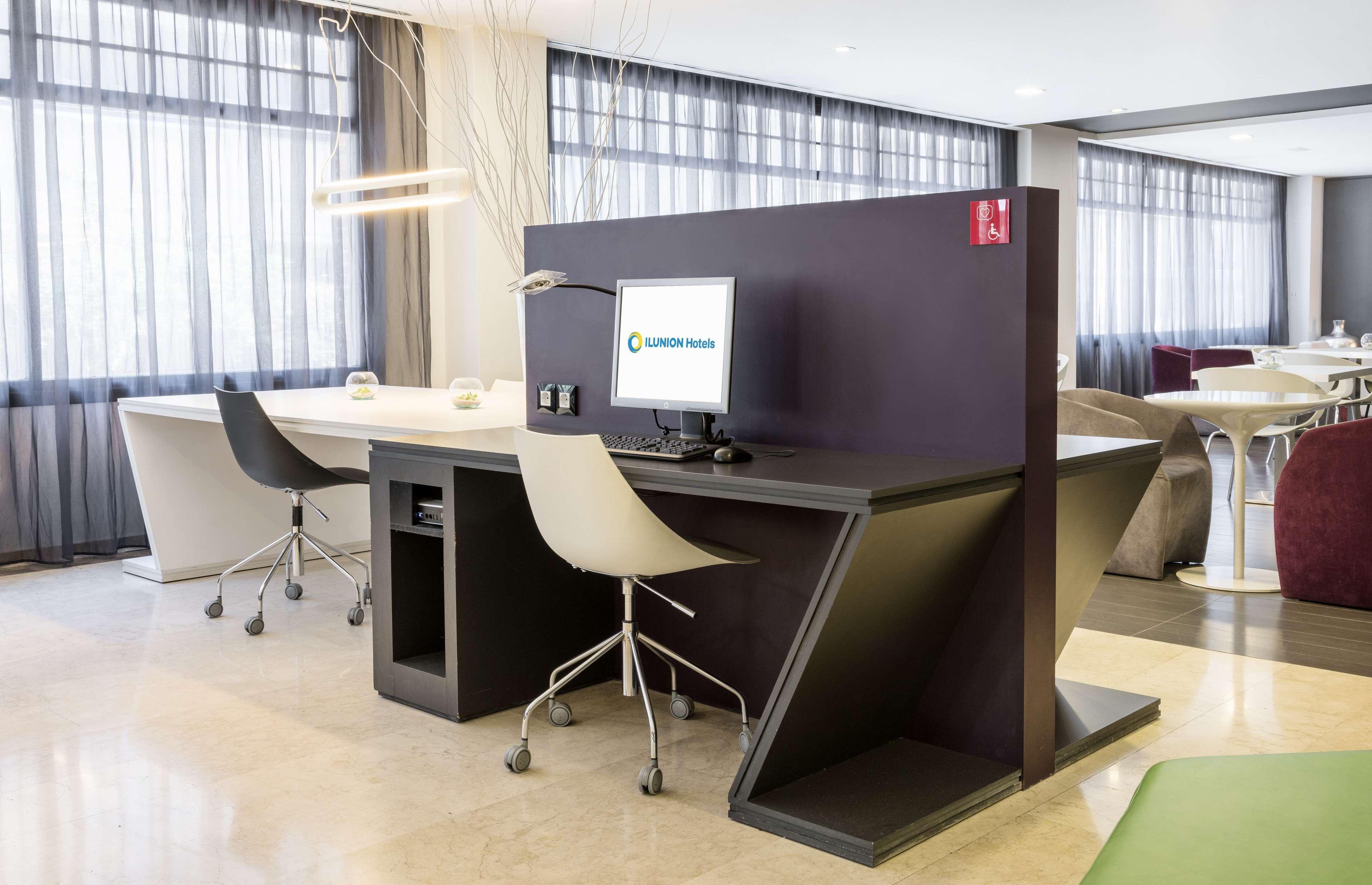 Ilunion Romareda Hotel Zaragoza Bagian luar foto