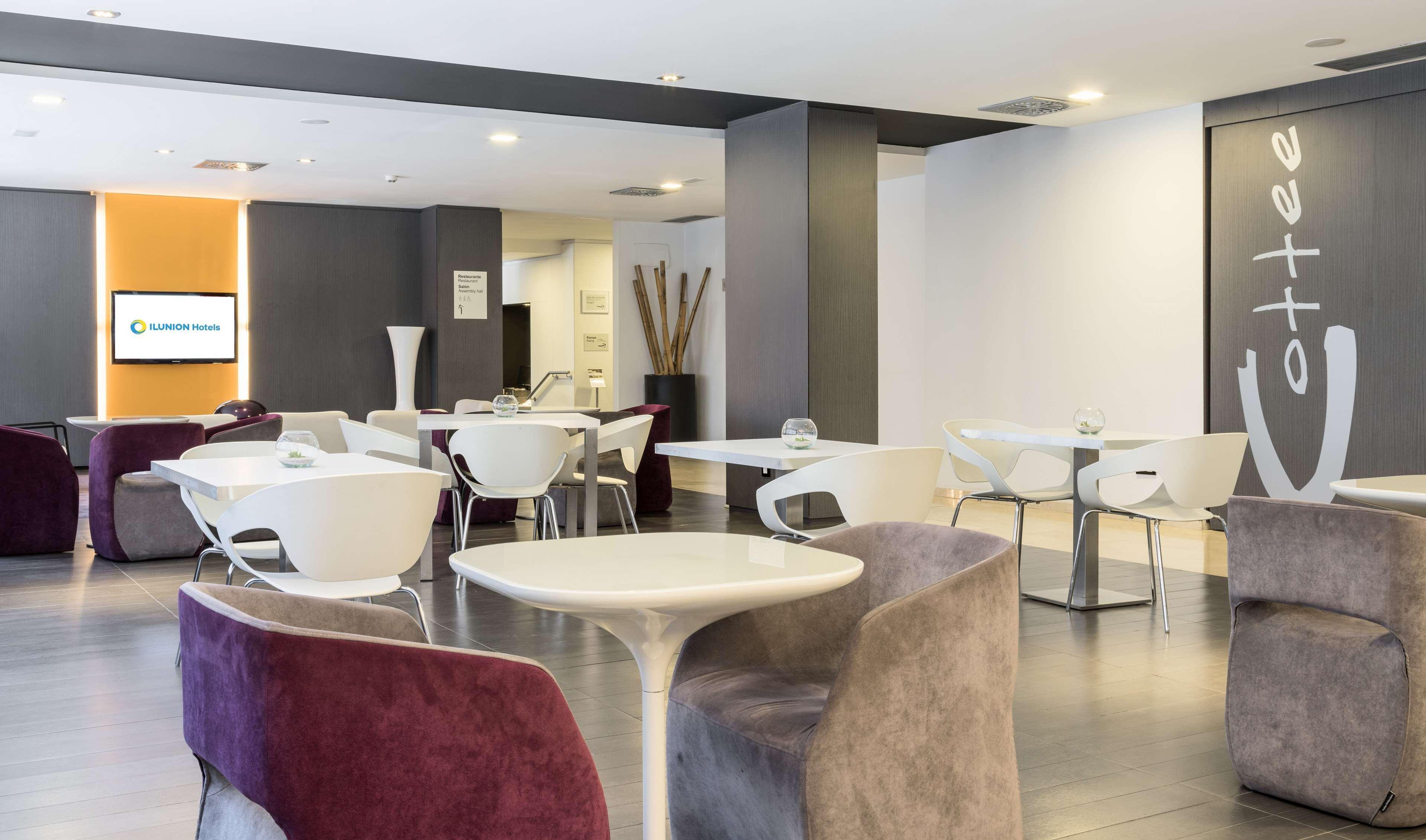 Ilunion Romareda Hotel Zaragoza Bagian luar foto
