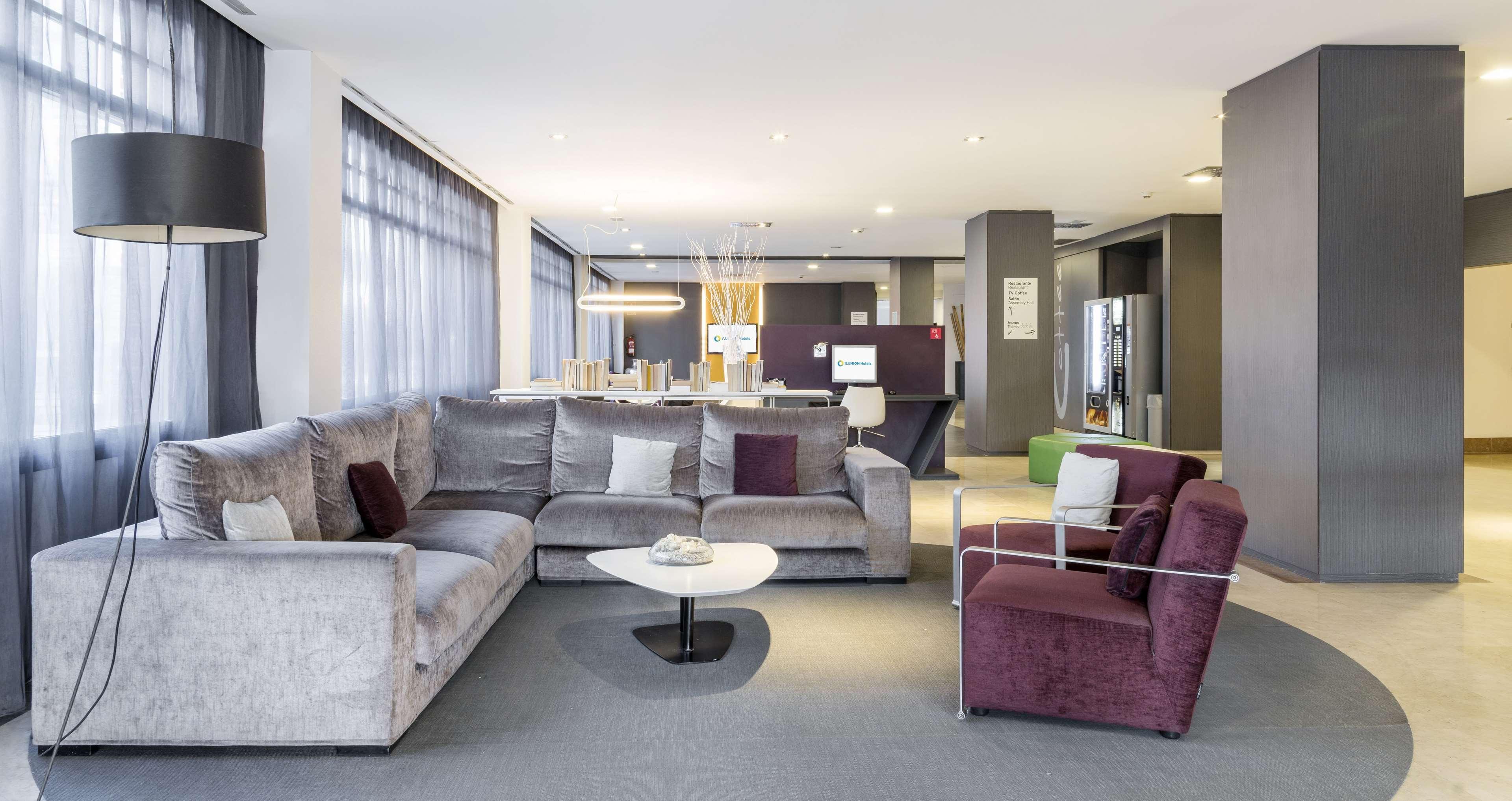 Ilunion Romareda Hotel Zaragoza Bagian luar foto