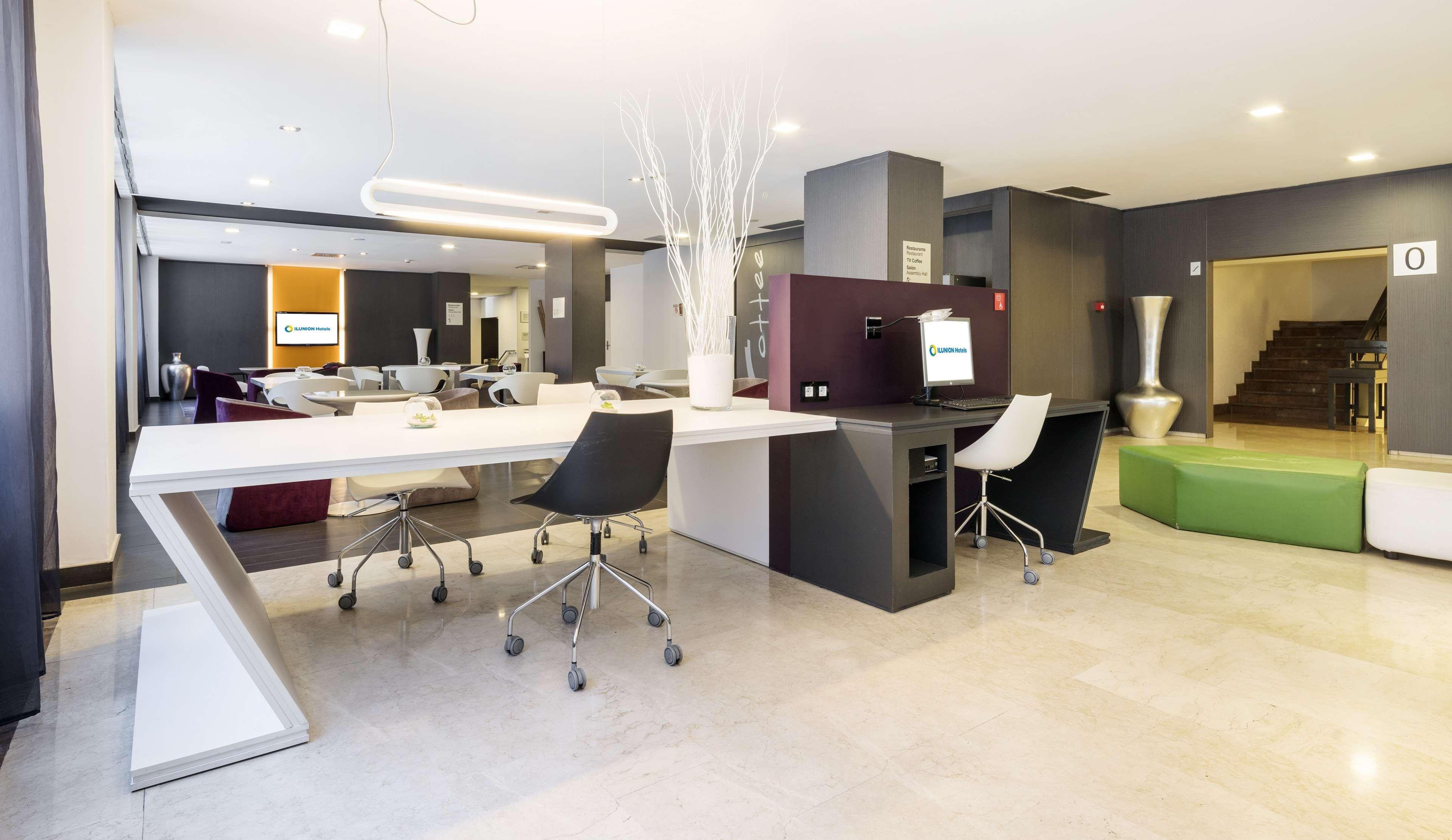 Ilunion Romareda Hotel Zaragoza Bagian luar foto