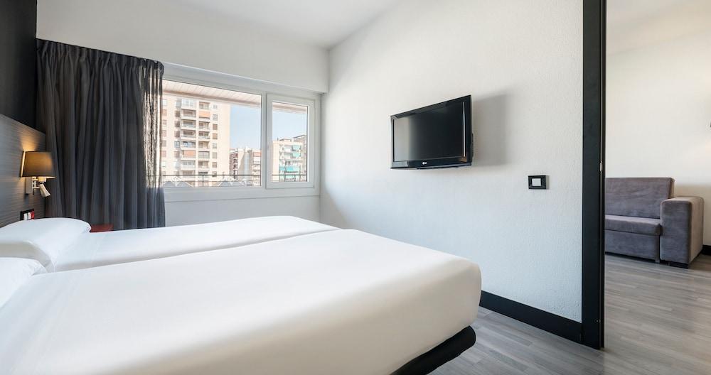 Ilunion Romareda Hotel Zaragoza Bagian luar foto