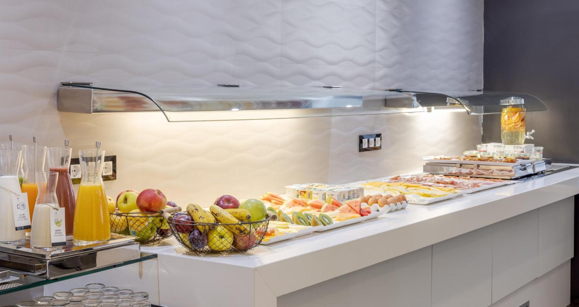 Ilunion Romareda Hotel Zaragoza Bagian luar foto