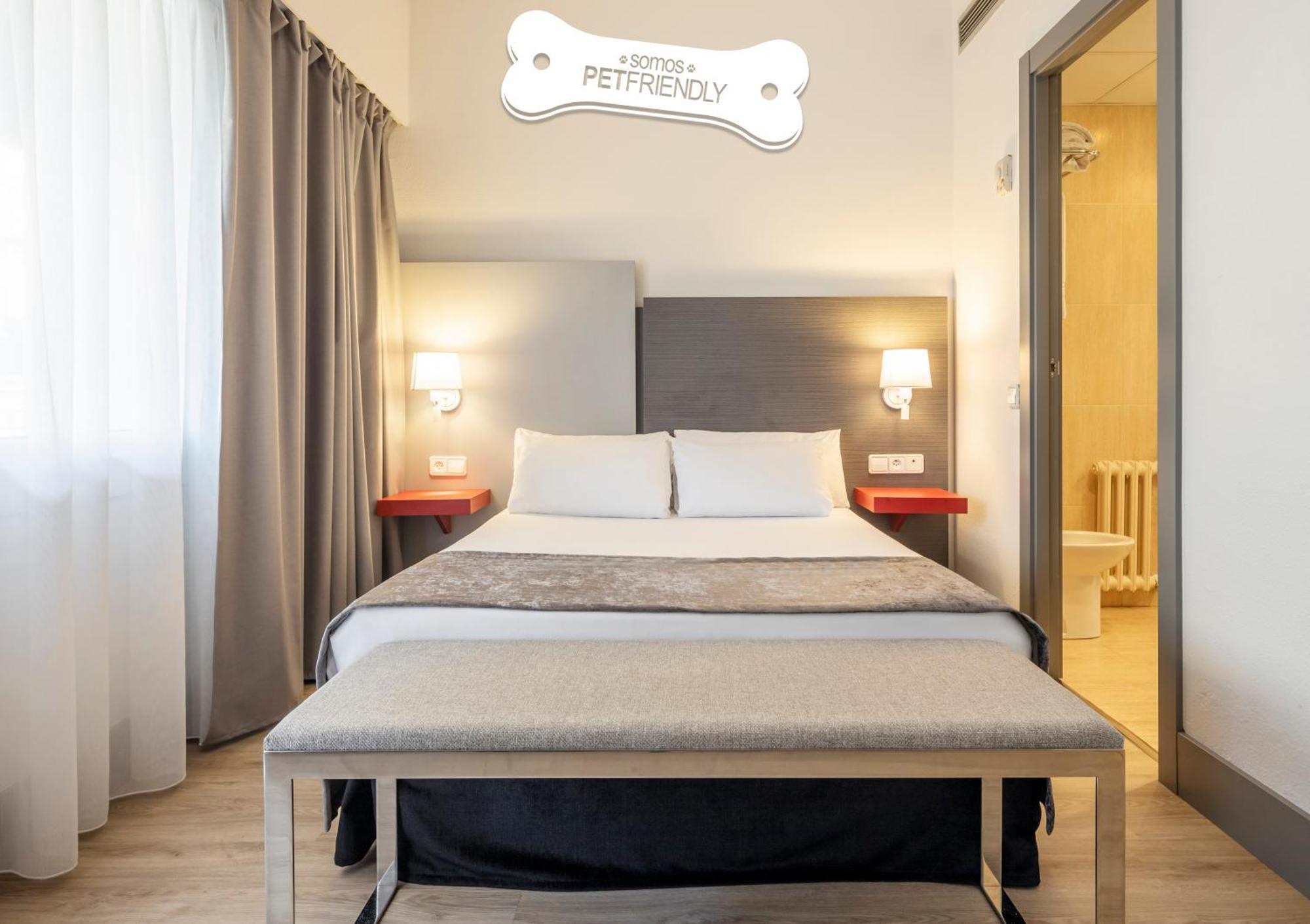 Ilunion Romareda Hotel Zaragoza Ruang foto