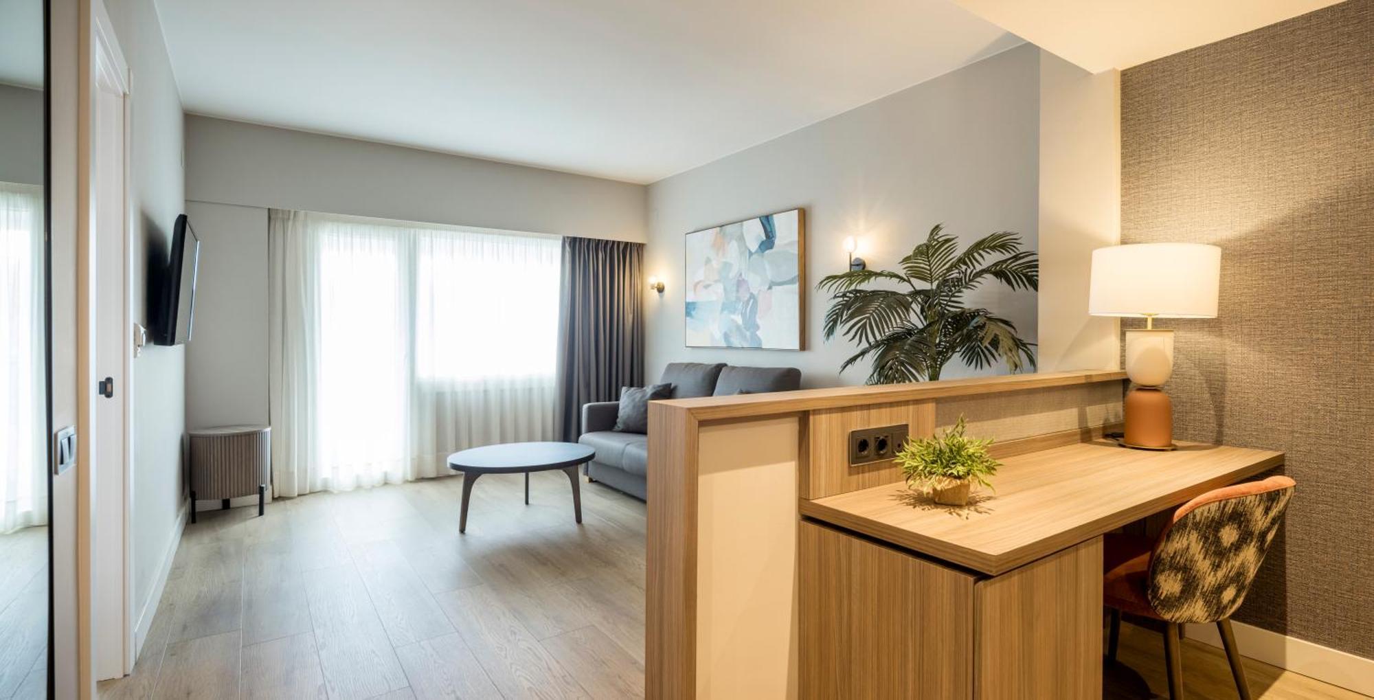 Ilunion Romareda Hotel Zaragoza Bagian luar foto