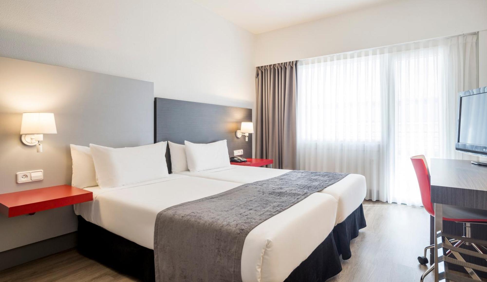 Ilunion Romareda Hotel Zaragoza Bagian luar foto