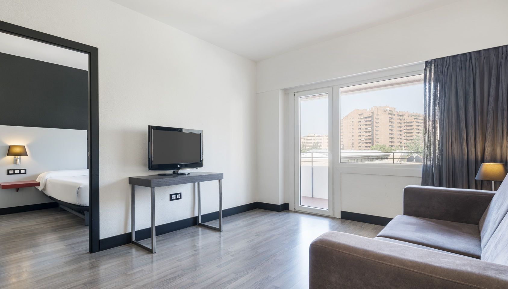 Ilunion Romareda Hotel Zaragoza Bagian luar foto
