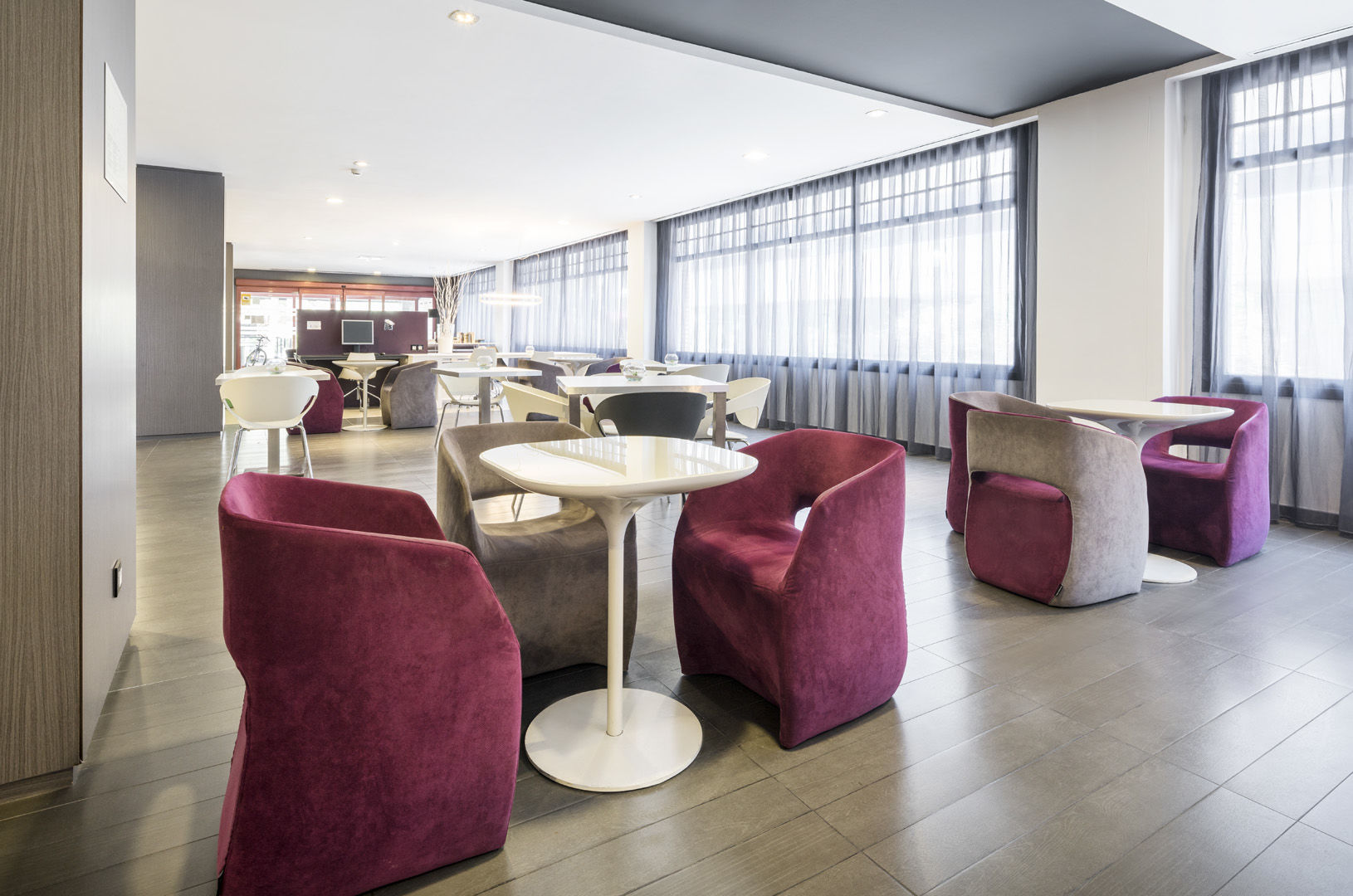 Ilunion Romareda Hotel Zaragoza Bagian luar foto
