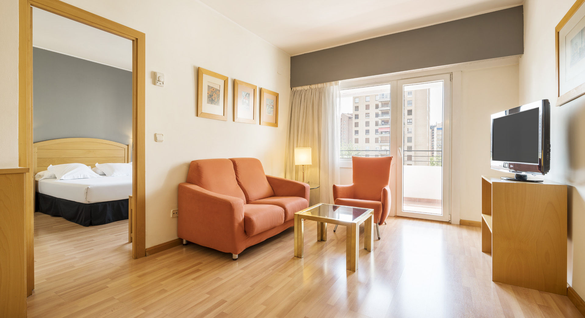 Ilunion Romareda Hotel Zaragoza Bagian luar foto