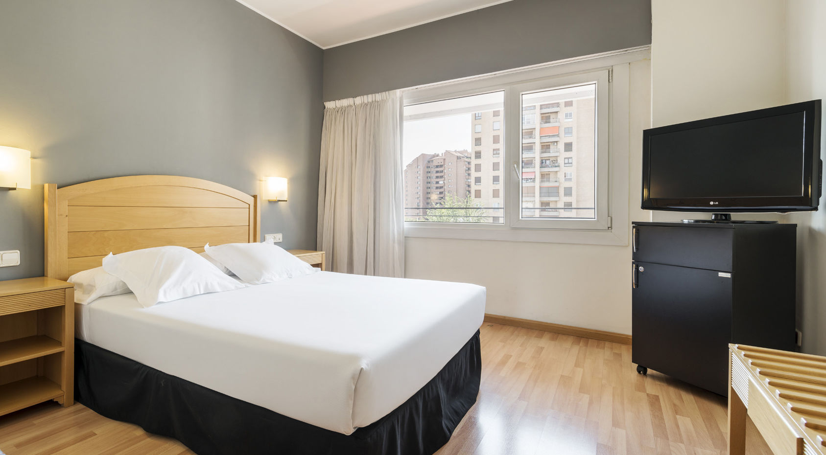 Ilunion Romareda Hotel Zaragoza Bagian luar foto