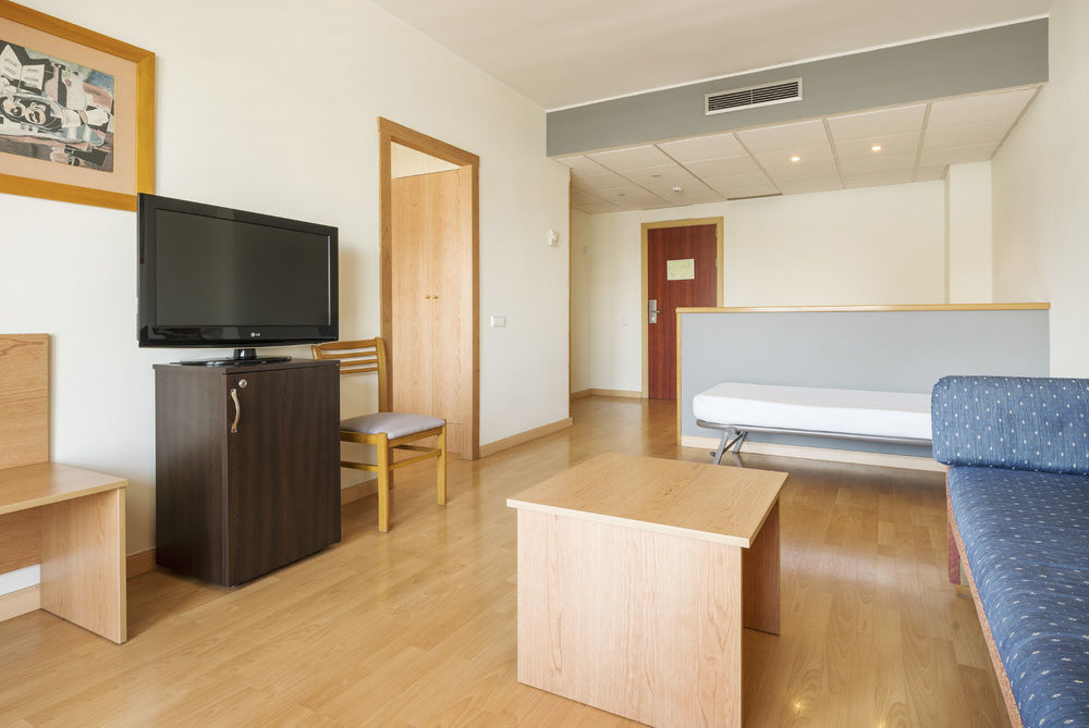 Ilunion Romareda Hotel Zaragoza Bagian luar foto