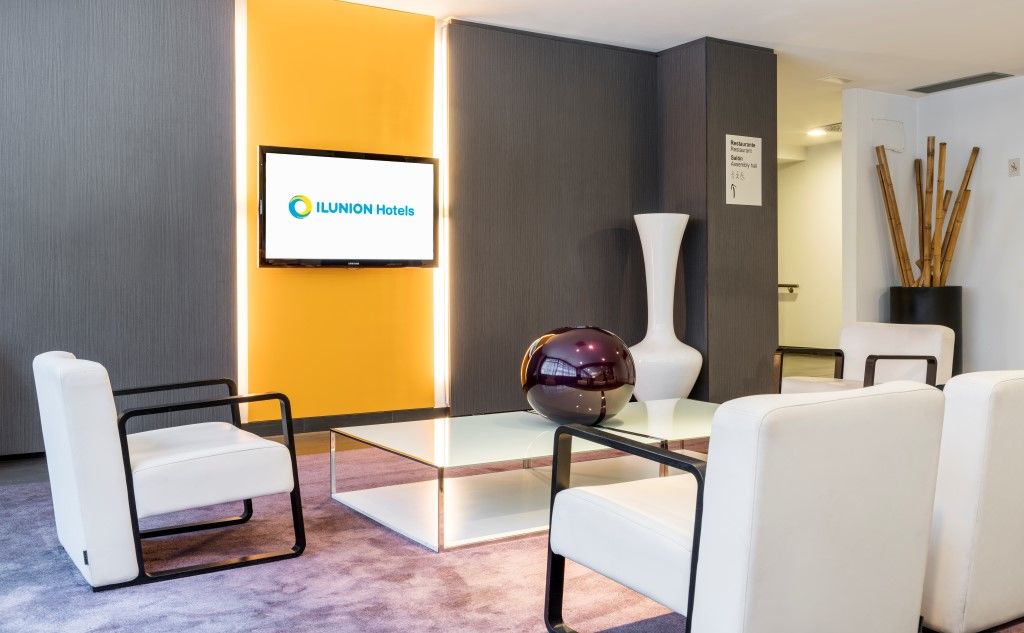Ilunion Romareda Hotel Zaragoza Bagian luar foto